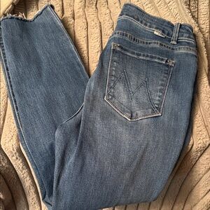 MOTHER Skinny Jeans in Medium Blue Wash